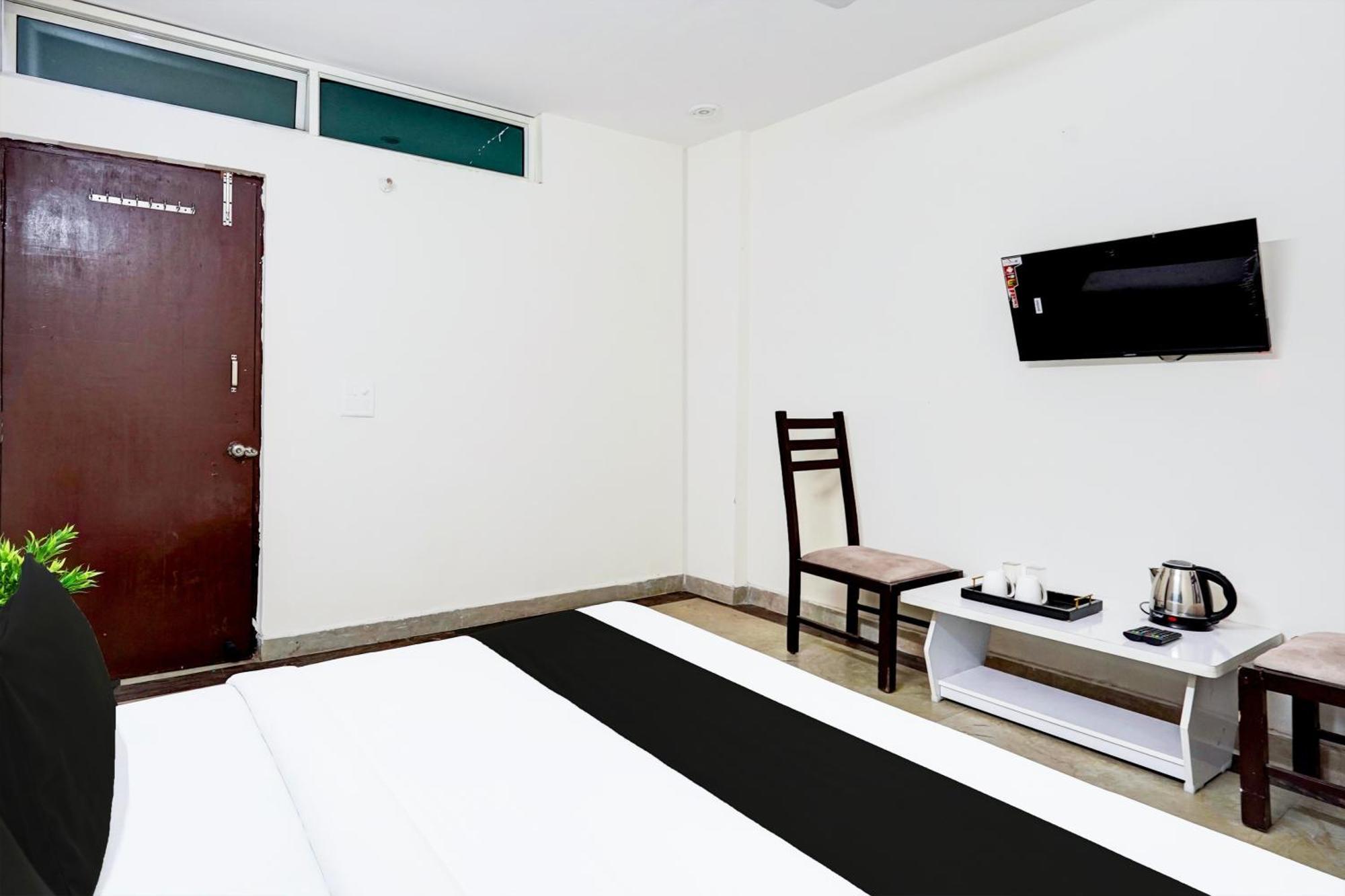 Hotel O Ashoka Inn Hotel Near Botanical Garden ノイダ エクステリア 写真